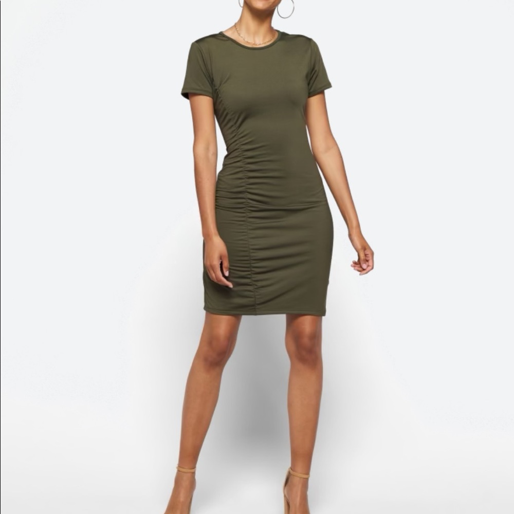 Medium rushed dress